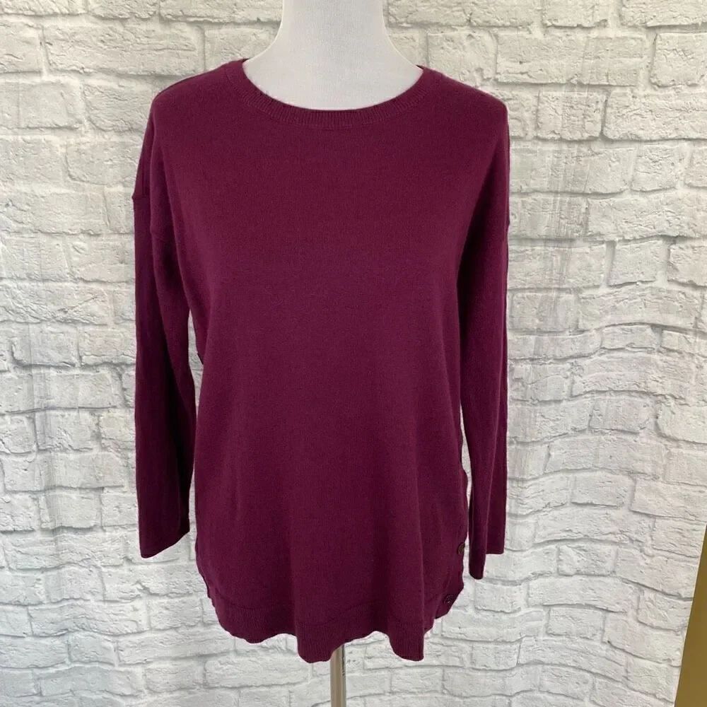 Talbots women M petite scoopneck Longsleeve sweater w/side buttons purple